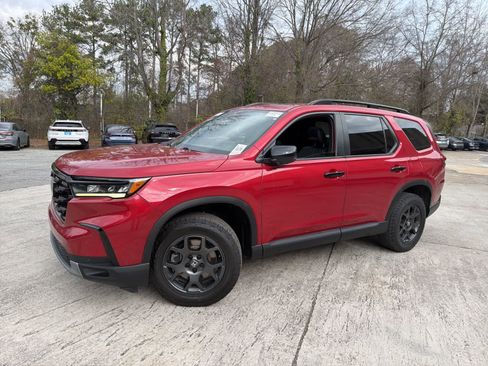 Used 2023 Honda Pilot TrailSport image 5