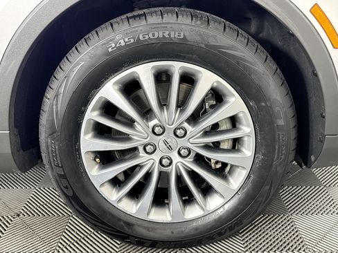 Used 2017 Lincoln MKX Select w/ Select Plus Package FWD image 30