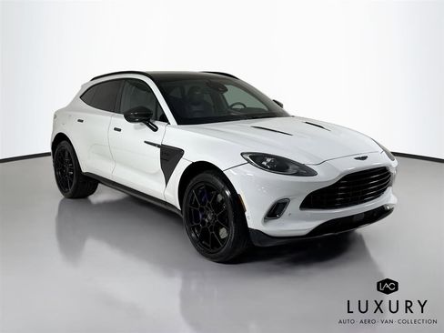 Used 2021 Aston Martin DBX image 3