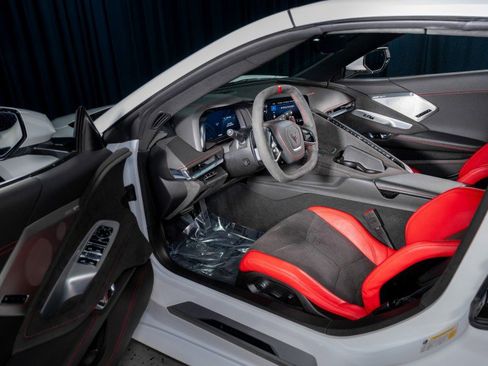 Used 2020 Chevrolet Corvette Stingray Premium Conv w/ 3LT Preferred Equipment Group image 19