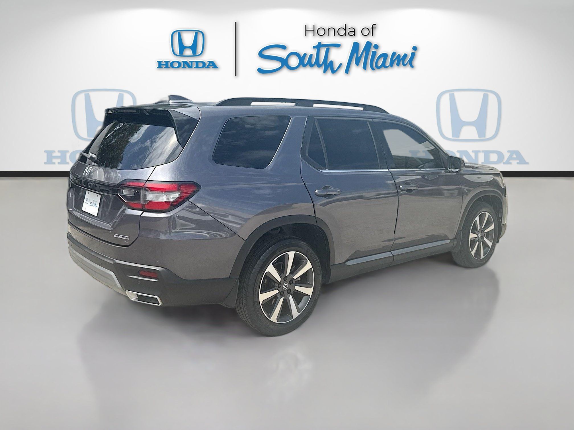 Certified 2023 Honda Pilot Touring image 7