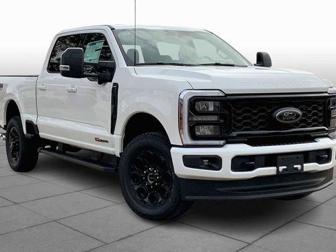 New 2026 Ford F250 Lariat w/ Black Appearance Package AWD/4WD image 2