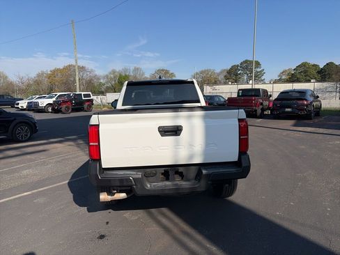 Used 2024 Toyota Tacoma SR image 6