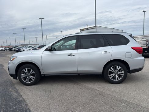 Certified 2020 Nissan Pathfinder SL image 6