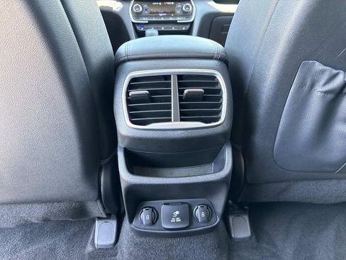 Used 2020 Hyundai Santa Fe Limited FWD image 16