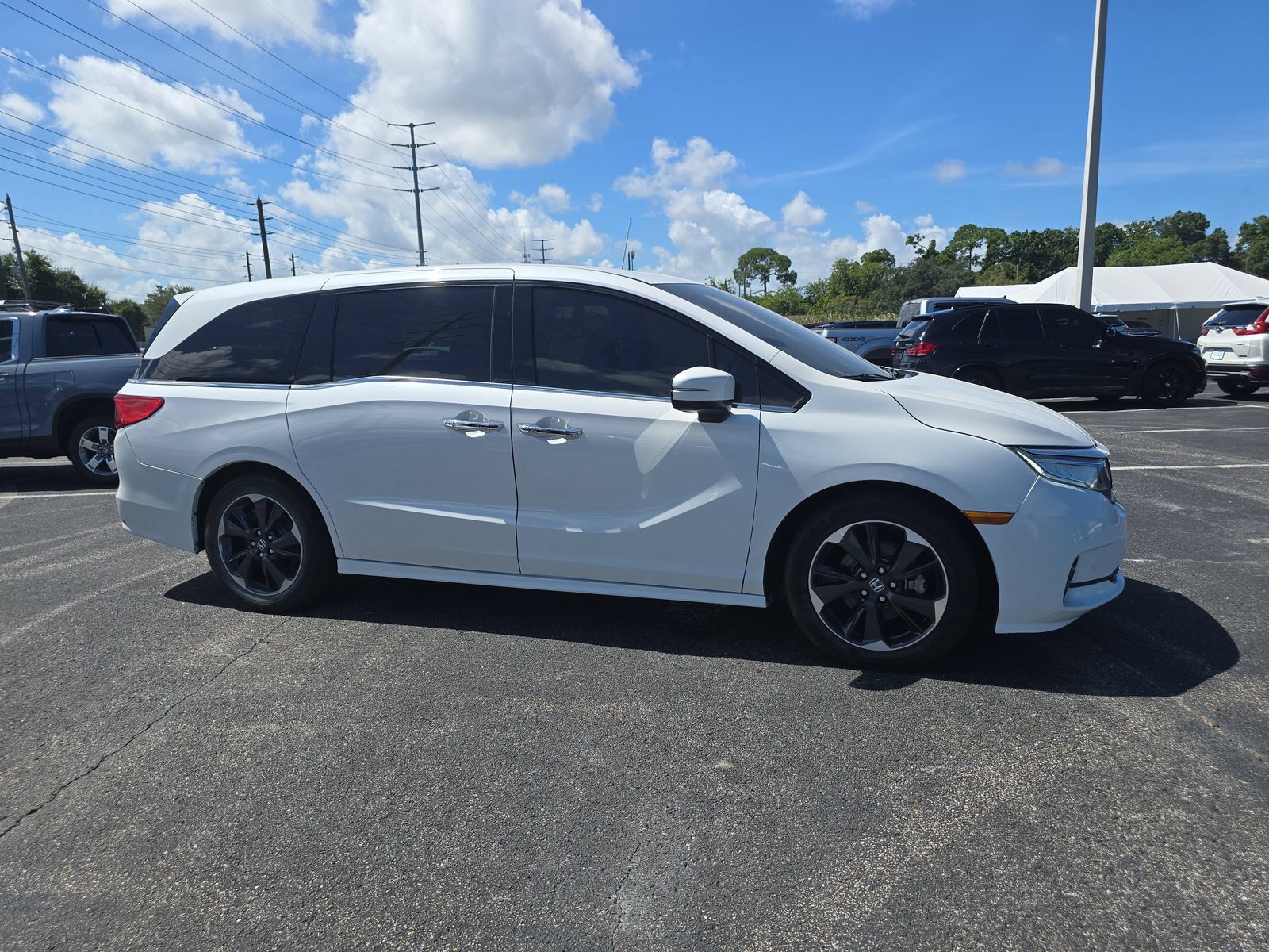 Used 2024 Honda Odyssey Elite image 2