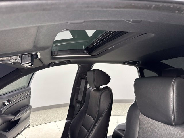 Used 2019 Honda Accord Sport image 2