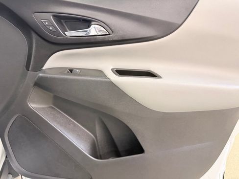 Used 2021 Chevrolet Equinox LS w/ LPO, Blackout Package FWD image 33