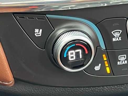 Used 2018 Chevrolet Traverse High Country image 34