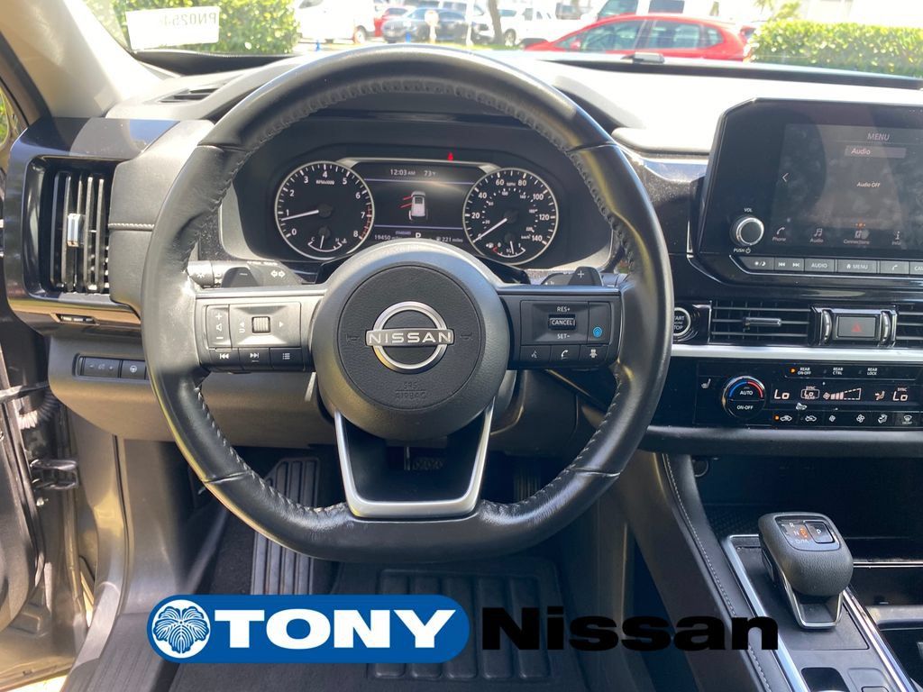 Used 2024 Nissan Pathfinder SV FWD image 24