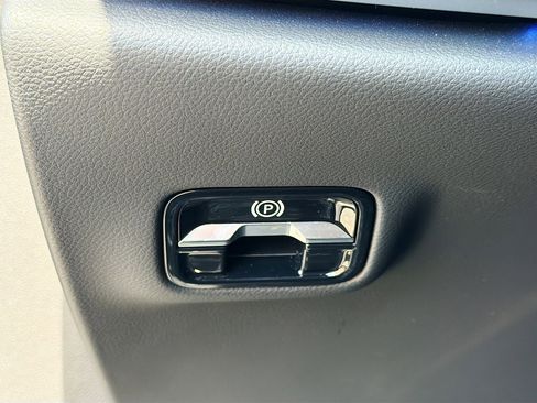 Used 2024 Mercedes-Benz E 350 4MATIC Sedan image 34