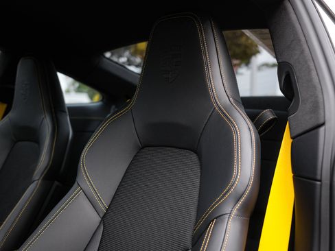 Used 2025 Porsche 911 GT3 image 19