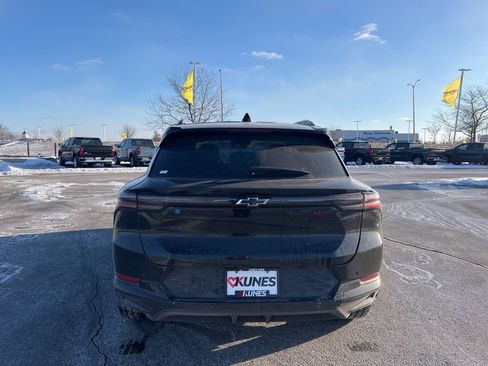 Used 2024 Chevrolet Equinox EV RS image 4