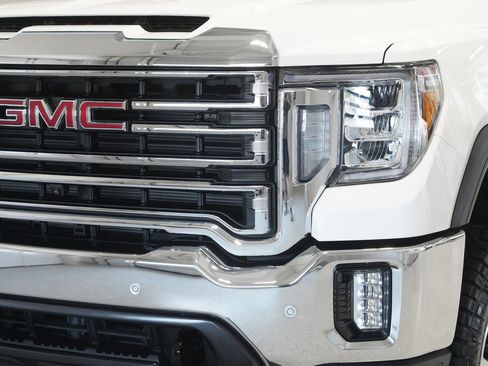 Used 2023 GMC Sierra 2500 SLT w/ SLT Preferred Package AWD/4WD image 6