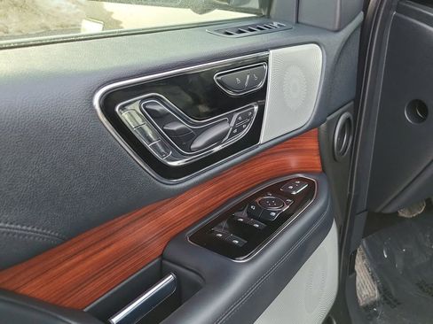 Used 2023 Lincoln Navigator Reserve image 7