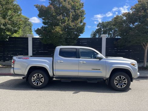 Used 2023 Toyota Tacoma TRD Sport AWD/4WD image 5