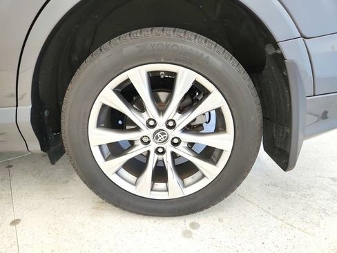 Used 2017 Toyota RAV4 Platinum w/ All Weather Liner Package AWD/4WD image 29