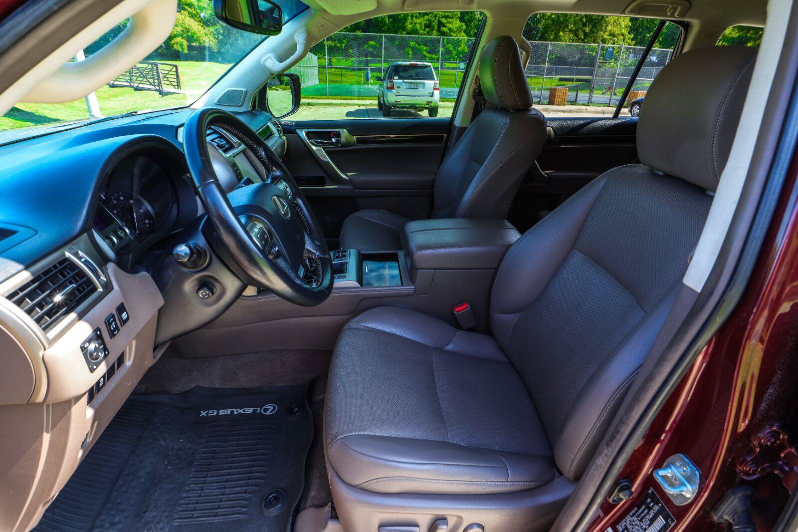 Used 2018 Lexus GX 460 w/ Navigation Package AWD/4WD image 36