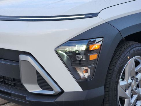 New 2026 Hyundai Kona SE image 6