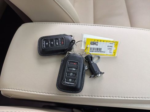 Used 2017 Lexus ES 350 image 34