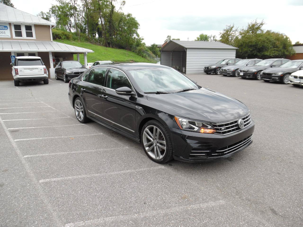 Used 2017 Volkswagen Passat 1.8T R-Line FWD image 8