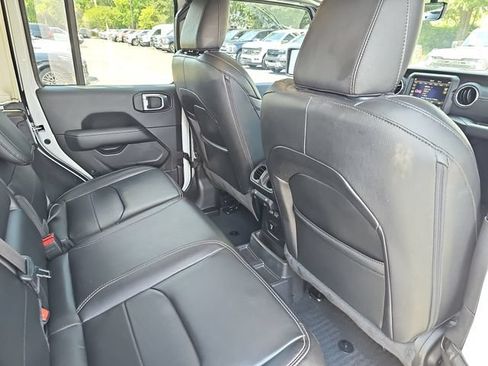 Used 2022 Jeep Wrangler Unlimited Sahara w/ Cold Weather Group AWD/4WD image 11