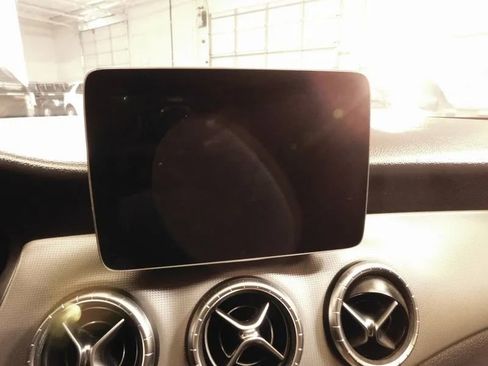 Used 2019 Mercedes-Benz CLA 250 image 28