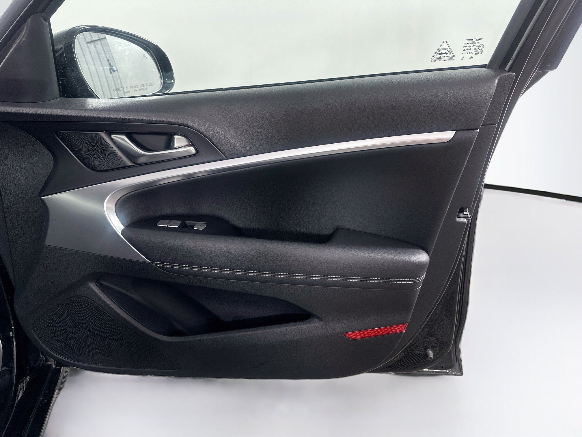Used 2026 Genesis G70 2.5T RWD image 31
