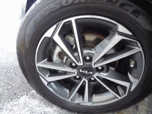 Used 2023 Kia Forte LXS image 31