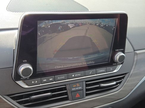 Used 2023 Nissan Altima 2.5 SV image 21