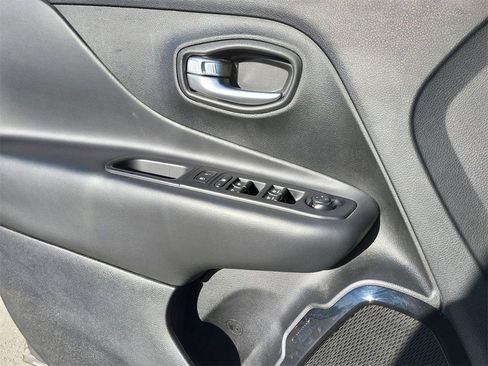 Used 2016 Jeep Renegade Latitude image 27