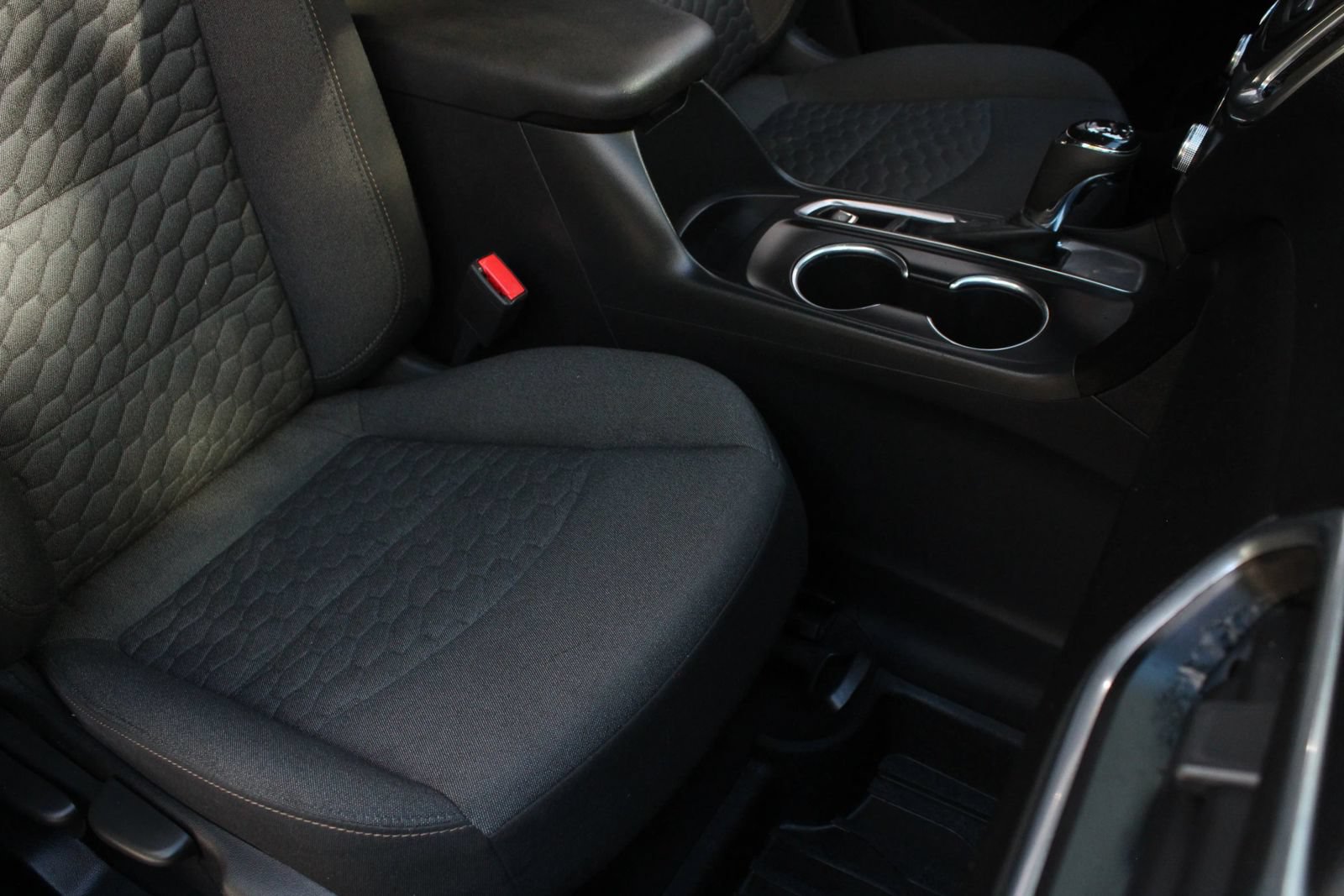 Used 2020 Chevrolet Equinox LT w/ Driver Convenience Package FWD image 26