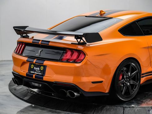 Used 2020 Ford Mustang Shelby GT500 w/ Carbon Fiber Track Pack RWD image 23