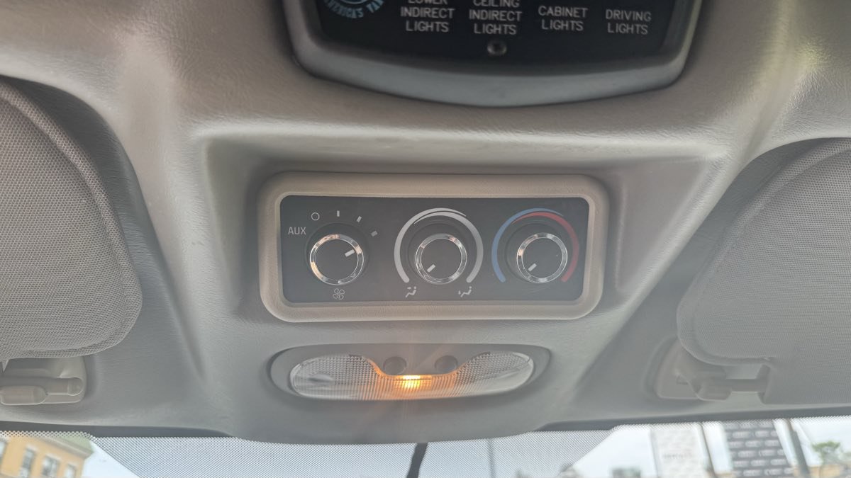 Used 2014 GMC Savana 1500 RWD image 14