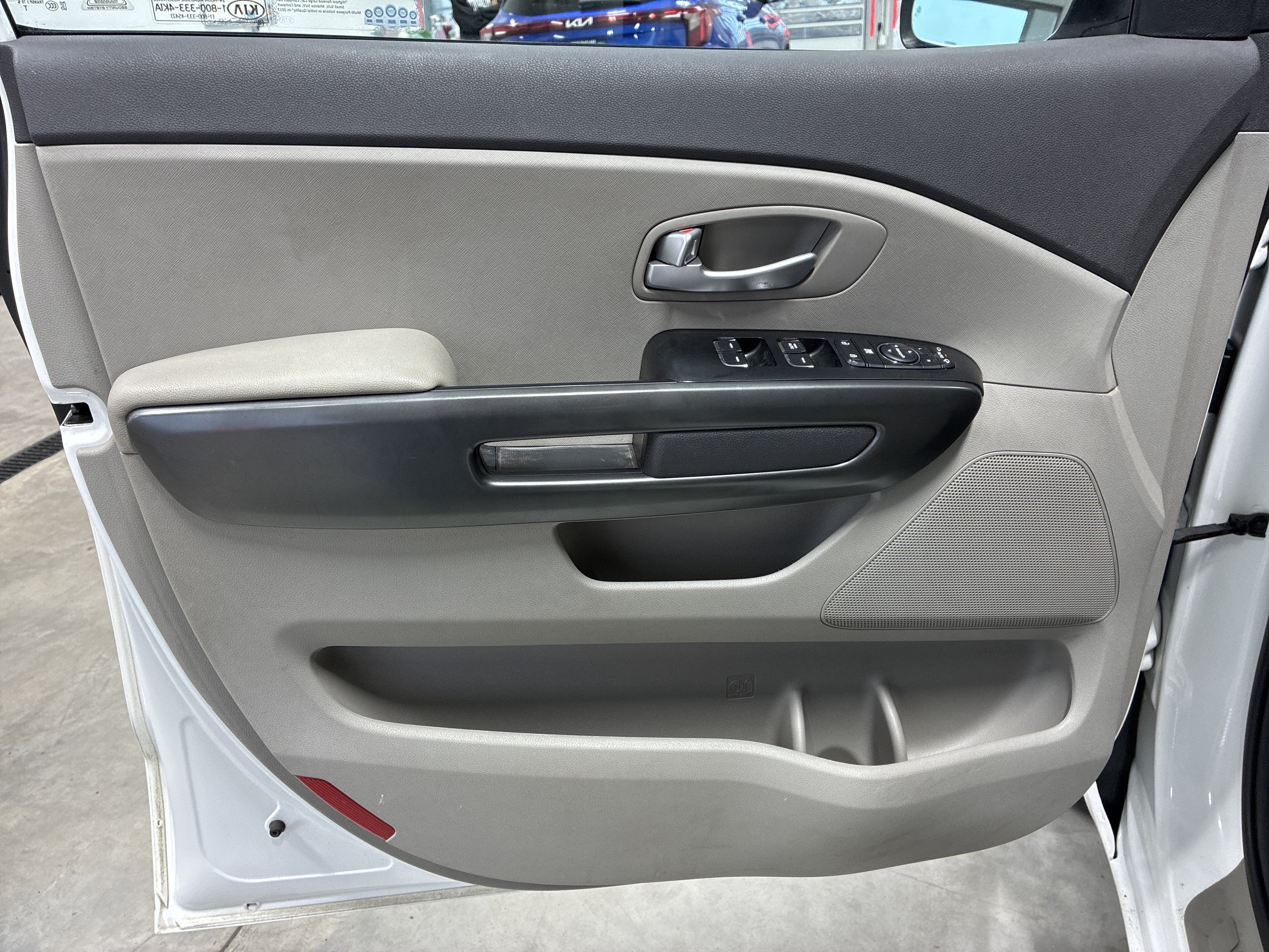 Used 2018 Kia Sedona LX FWD image 20