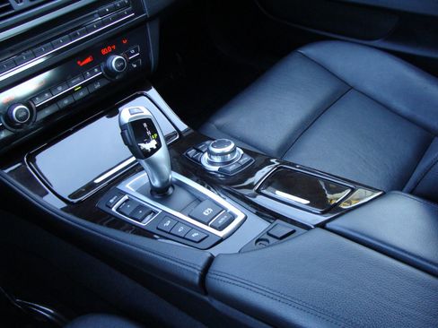 Used 2013 BMW 528i xDrive Sedan image 16