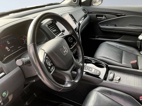 Used 2020 Honda Pilot Touring image 17