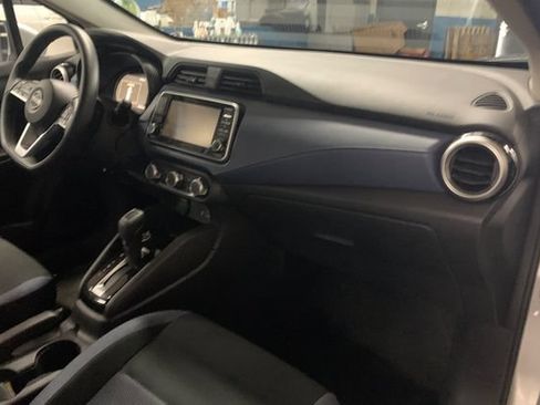 Used 2025 Nissan Versa SV FWD image 17