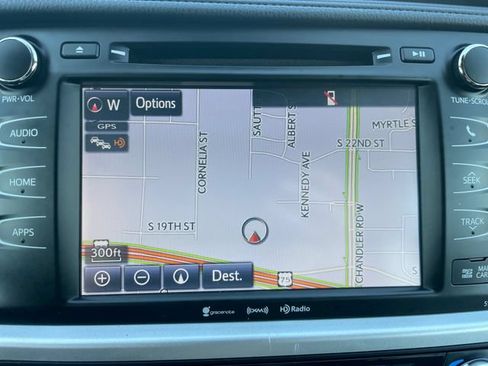 Used 2018 Toyota Highlander XLE AWD/4WD image 14