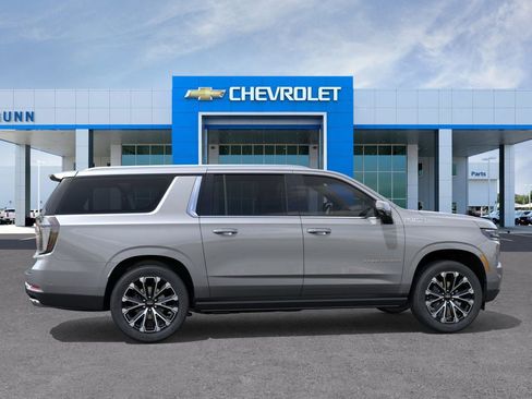 New 2026 Chevrolet Suburban High Country AWD/4WD image 5
