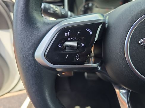 Certified 2024 Jaguar XF R-Dynamic SE RWD image 17