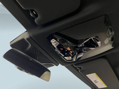 Used 2025 BMW X2 xDrive28i w/ Premium Package AWD/4WD image 19