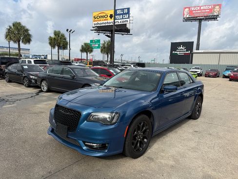 Used 2021 Chrysler 300 Touring L AWD/4WD image 7
