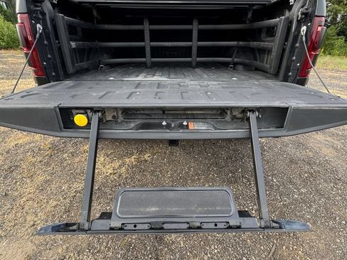 Used 2017 Ford F150 Raptor w/ Equipment Group 802A Luxury AWD/4WD image 13