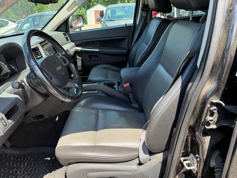 Used 2008 Jeep Grand Cherokee Laredo AWD/4WD image 17