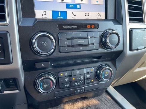 Used 2018 Ford F250 Lariat w/ Chrome Package image 25