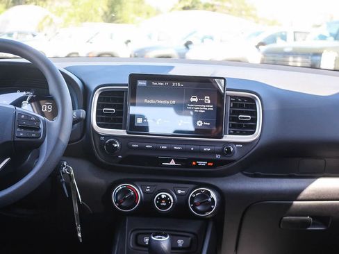 New 2026 Hyundai Venue SE FWD image 18