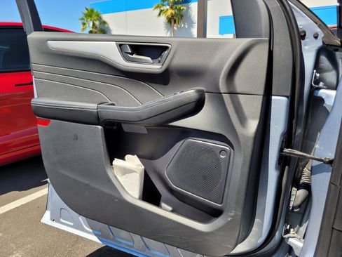 Used 2022 Ford Escape SE w/ Convenience Package FWD image 26