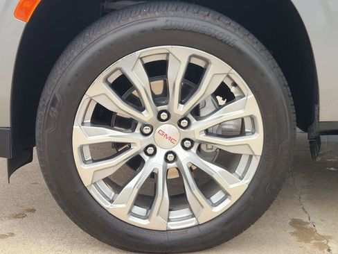 Used 2024 GMC Yukon XL Denali w/ Max Trailering Package RWD image 10