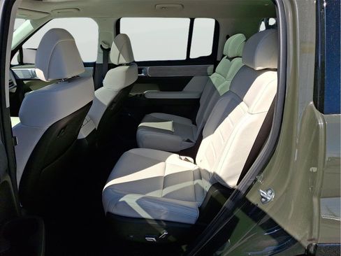 Used 2024 Hyundai Santa Fe Calligraphy image 10